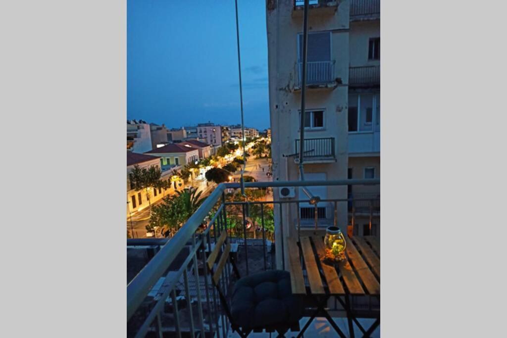 Appartement Blue Tourmaline Downtown Flat à Kalamata Extérieur photo